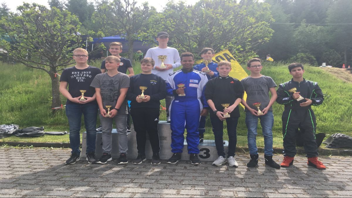 Die Jugendgruppe vom Olper Automobil Club blickt auf eines ihrer erfolgreichsten Renn-Ergebnisse überhaupt zurück. von privat