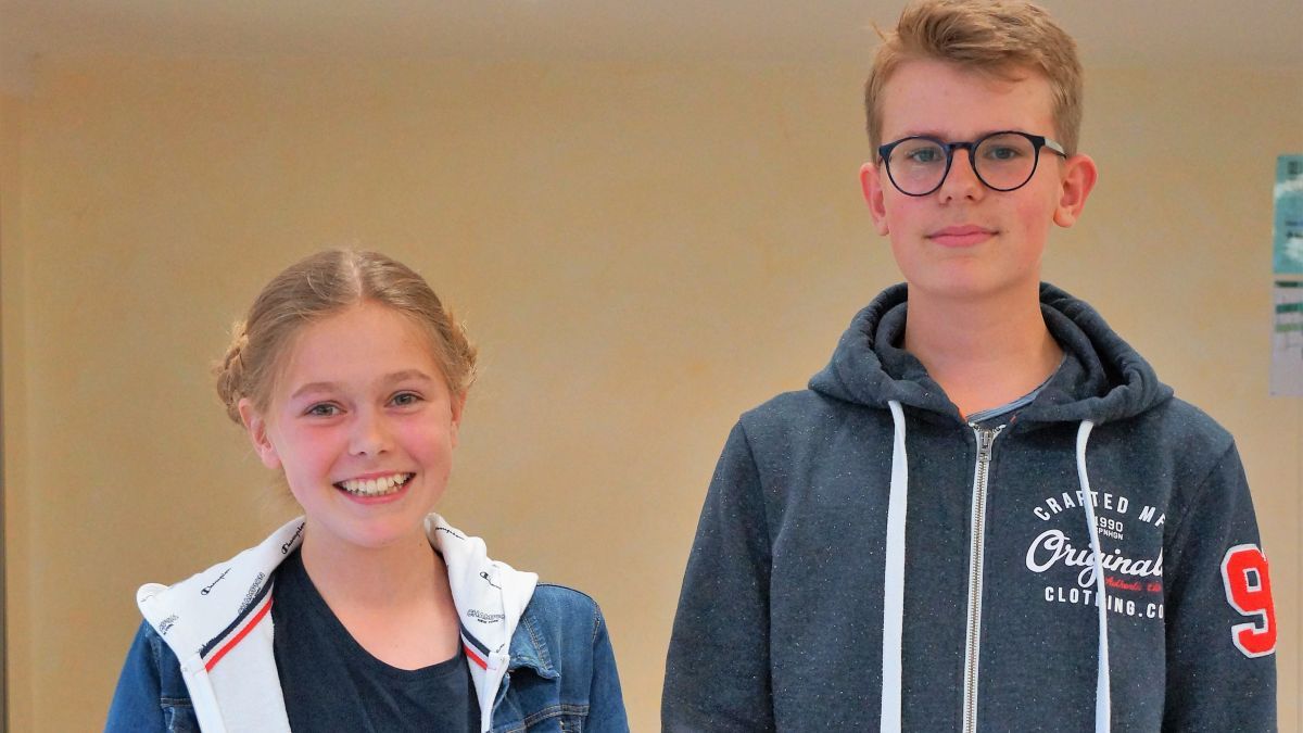 Lea Richart-Willmes und Cornelius Mester zeigten überragende Leistungen beim Känguru-Wettbewerb der Mathematik am Gymnasium Maria Königin.  von privat