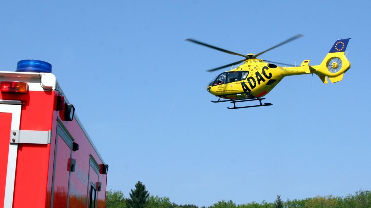 Ein Hubschrauber brachte den lebensgefährlich verletzten Familienvater in eine Klinik. von Symbol LP