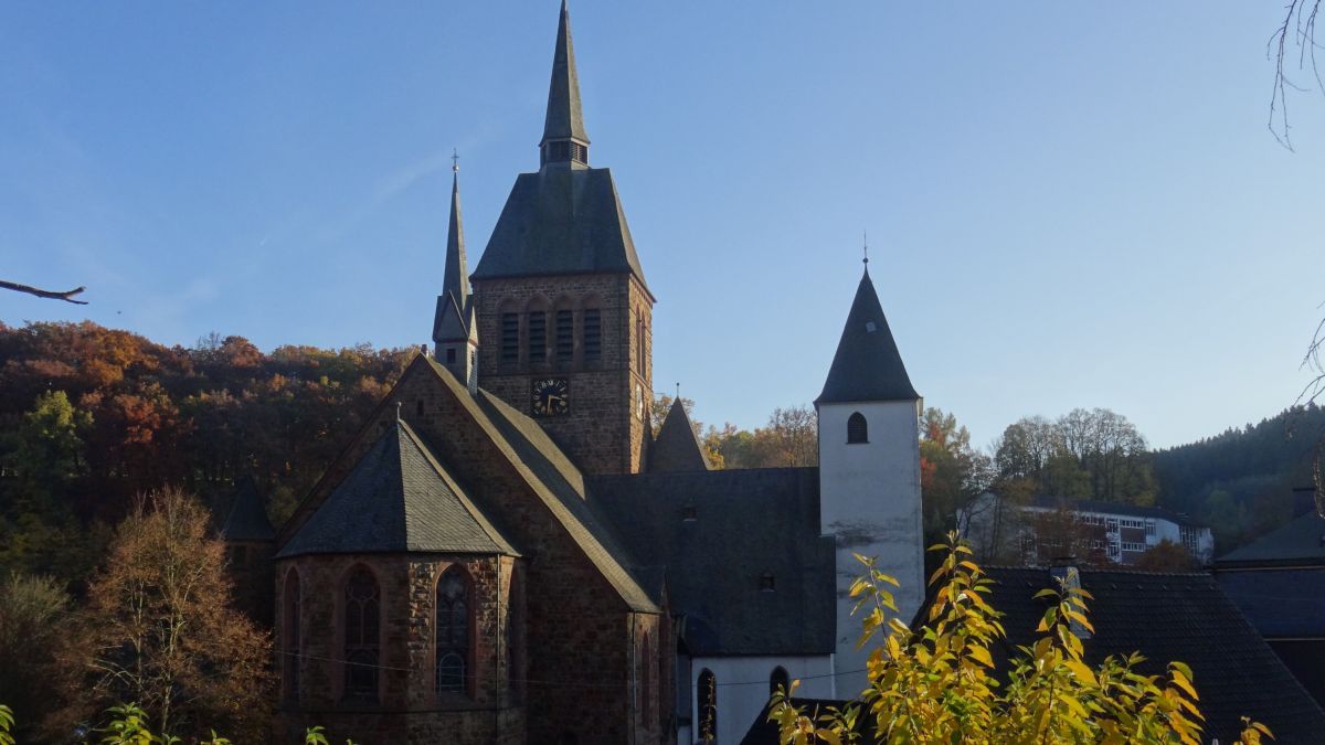 Die Pfarrkirche in Kirchhundem ist eine der vier Kirchen, in denen gebetet wird. von Simone Japes