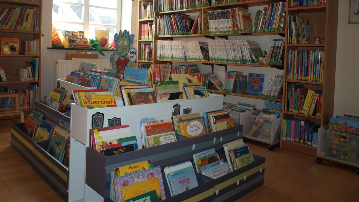 Viele neue Bücher gibt es in der Bücherei in Attendorn. von privat