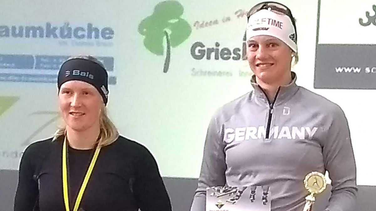 Melina Schöttes (links) erreichte beim DSV-Rollski-Marathoncup den zweiten Platz. von privat