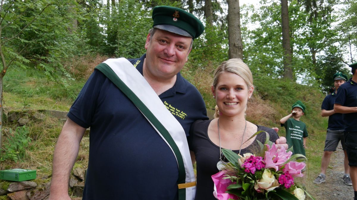 Das neue Königspaar Jürgen Poggel und Sarah Hupertz. von Celine Kebben