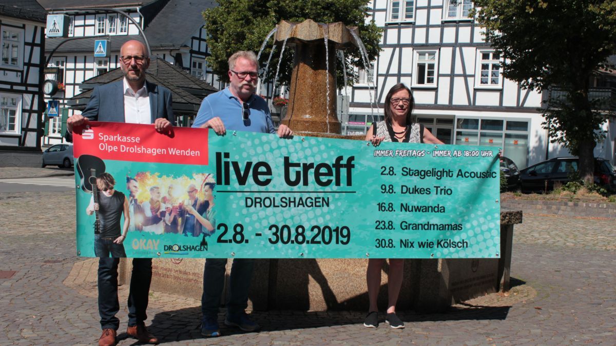 In Drolshagen stellten Ulrich Berghof, Christoph Düber und Regine Rottwinkel (von) links die Veranstaltungsreihe Live-Treff vor. von Wolfgang Schneider