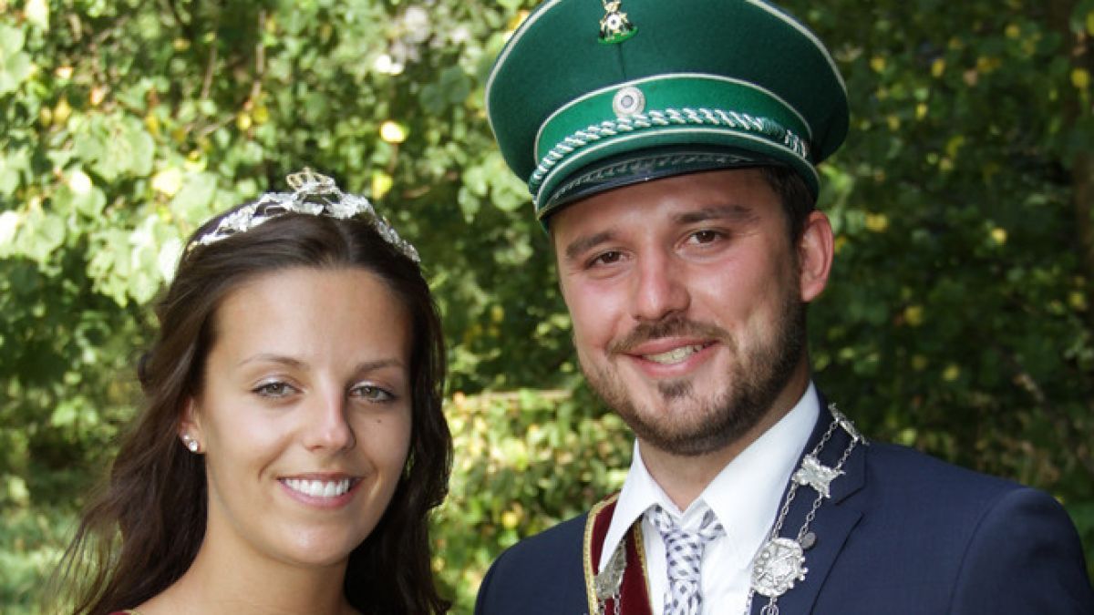 Robin Brucker und Mona Eckhardt regieren noch bis Samstag als Königspaar in Hillmicke. von privat