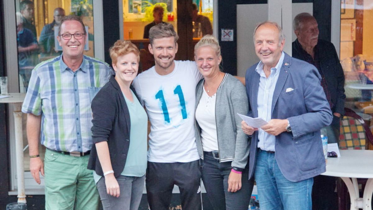 Sieger Herren 2018 Sebastian Vollmers mit dem Organisationsteam Jürgen Lübke, Petra Hennemann, Claudia Ommer und Reinhard "Max" Thiedemann von privat