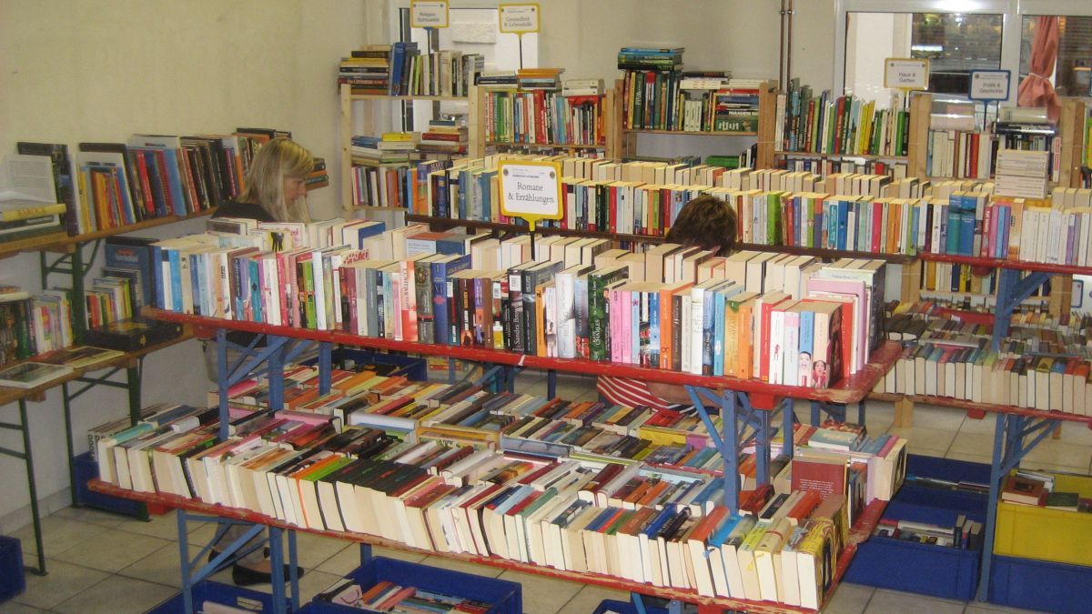 Eine Vielzahl an Büchern sammelt jedes Jahr der Lions-Club der Hansestadt Attendorn. von privat