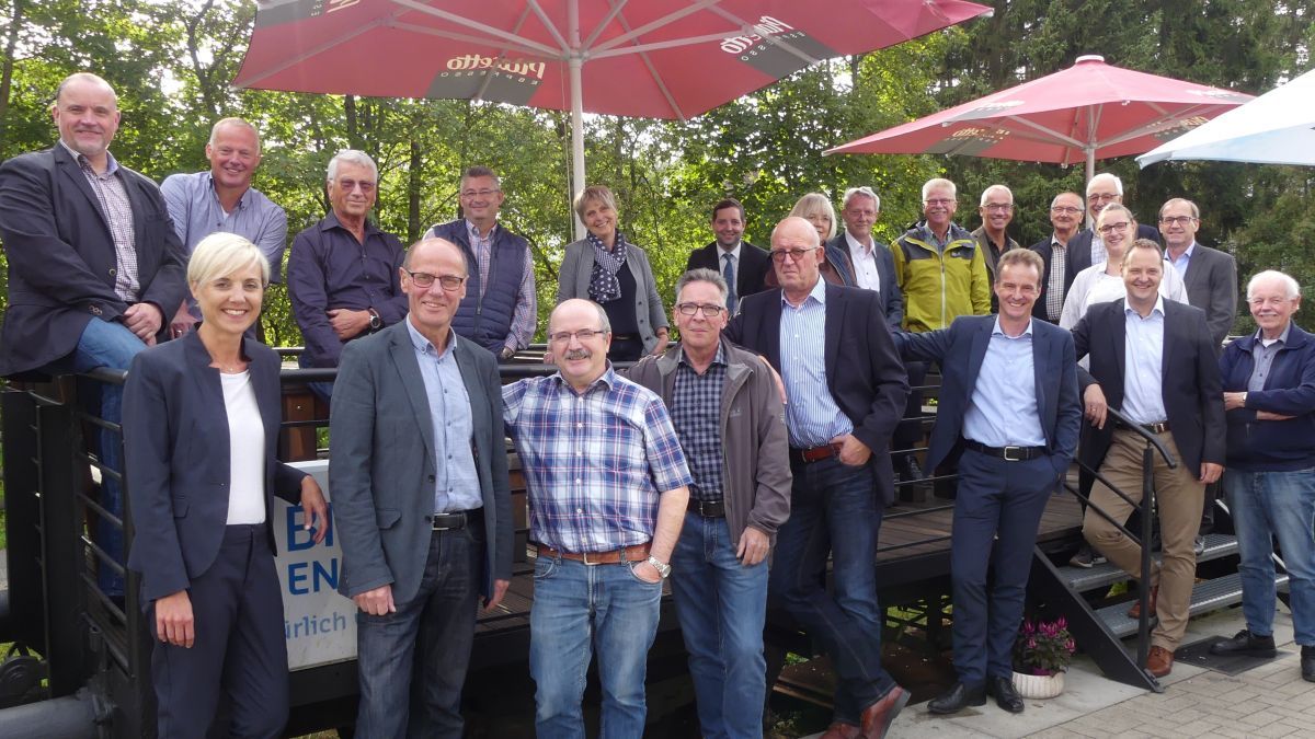 Die Mitglieder des „BiggeLands“ wählten bei der gestrigen Mitgliederversammlung im Alten Bahnhof Hützemert auch neue LAG- Mitglieder. von privat