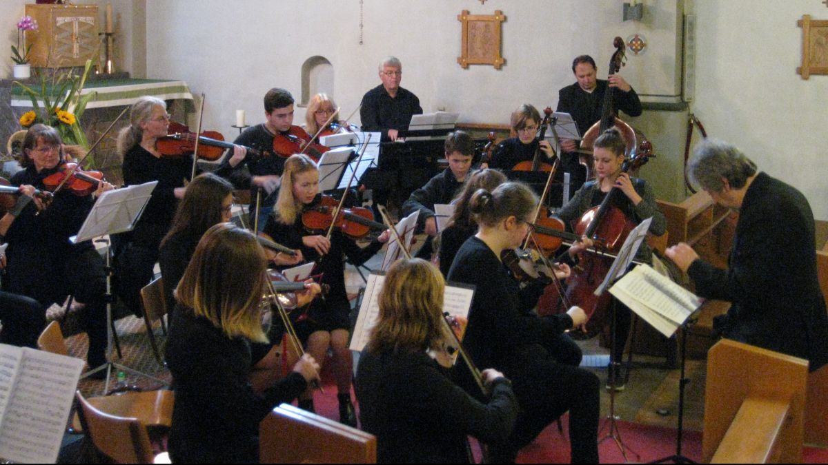 Das Gemeinschaftsorchester „Concerto“ der Musikschulen Drolshagen, Olpe und Wenden hat sich ein erstklassiges Konzertprogramm ausgedacht. von privat