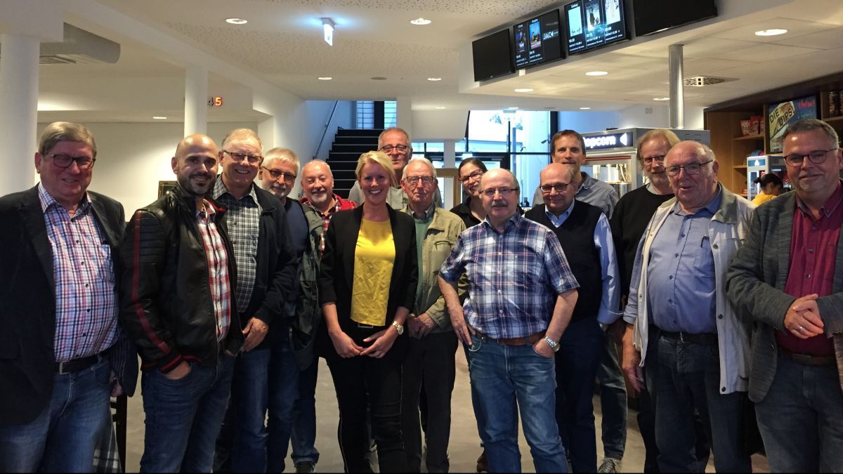 Christin Hanses, Betreiberin des JAC, konnte die SPD Fraktion im Kino begrüßen. von privat