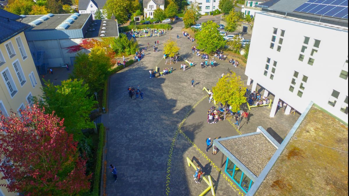 Das SGO bietet wieder neue Kurse in der Generationenschule an. von Städtisches Gymnasium Olpe