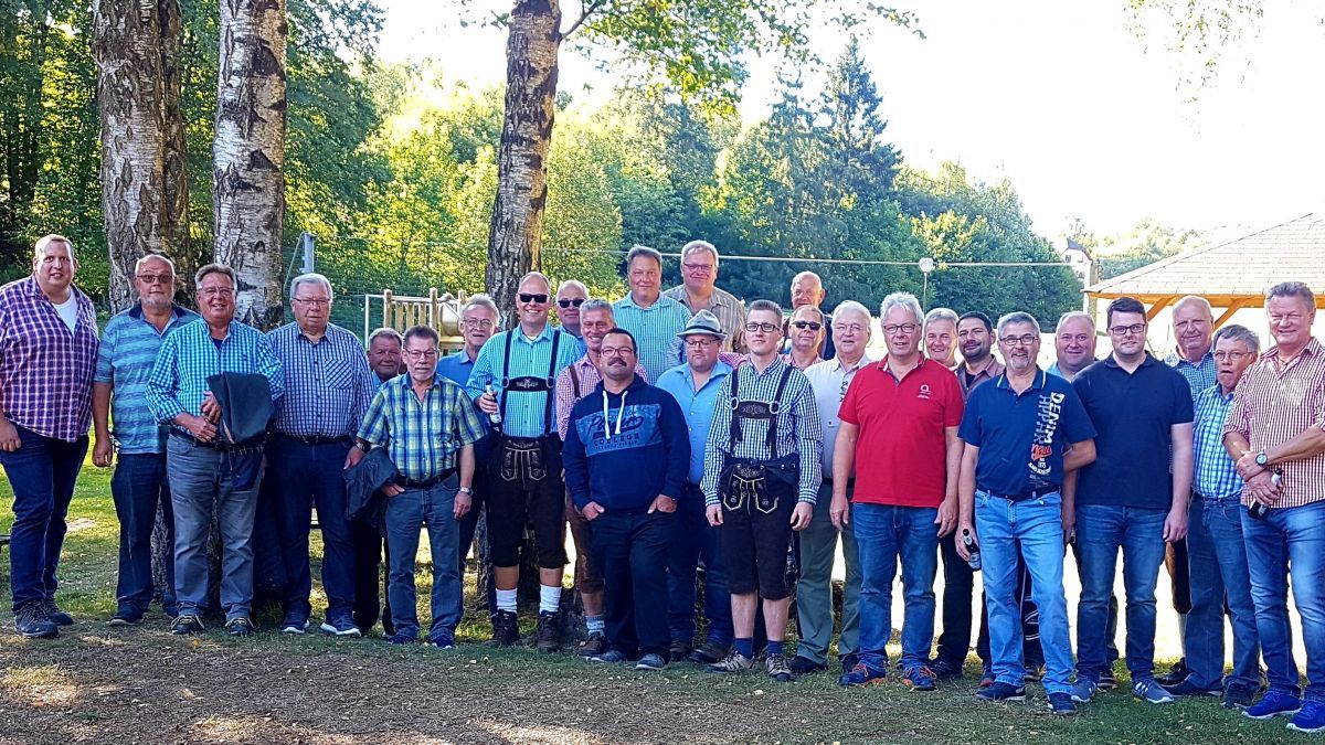 27 ehemalige Windhauser Schützenkönige besuchten das Repetal. von privat