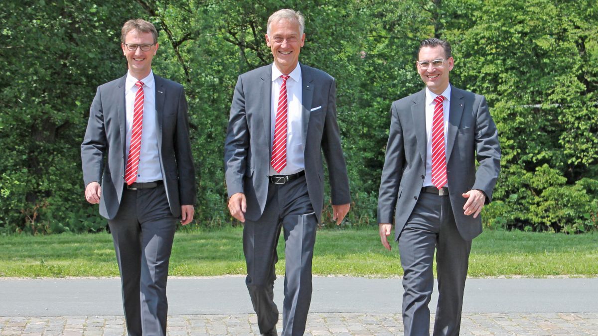 Der Vorstand der Sparkasse Mitten im Sauerland: Peter Vogt, Peter Schulte und Frank Nennstiel (von links). von privat