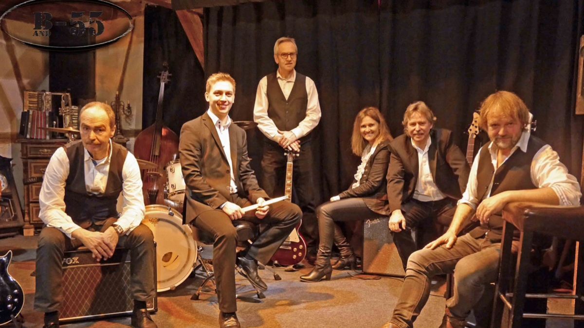 Die sechs Mitglieder der Band B55 treten am Freitag, 4. Oktober, im Schrabben Hof auf. von privat