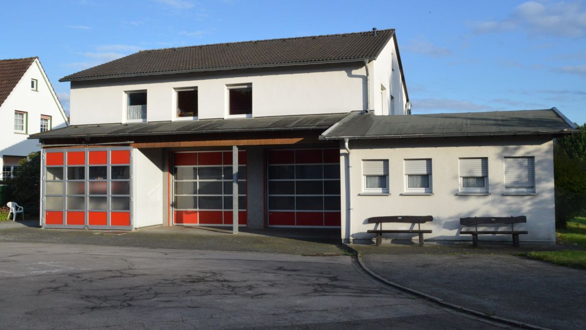 Was wird aus dem ehemaligen Feuerwehrgerätehaus in Helden? Der Rat lehnte den Antrag auf Fördermittel vorerst ab. von Barbara Sander-Graetz