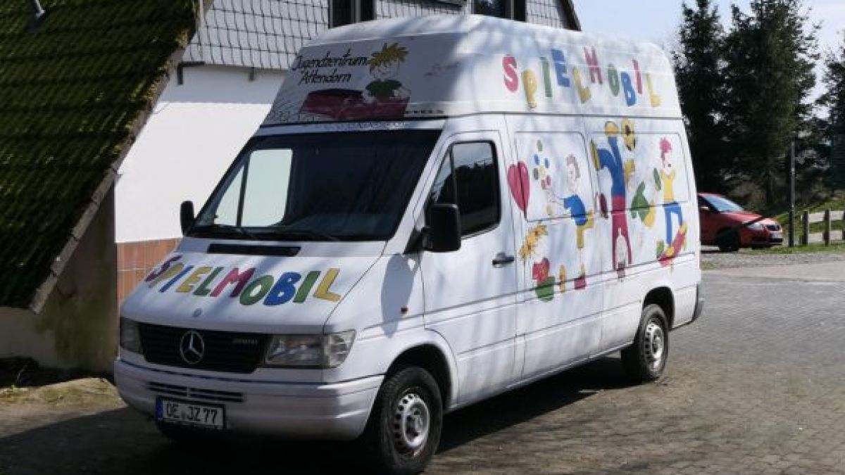 Das Spielmobil ist am Montag, 30. September, in Ennest. von privat
