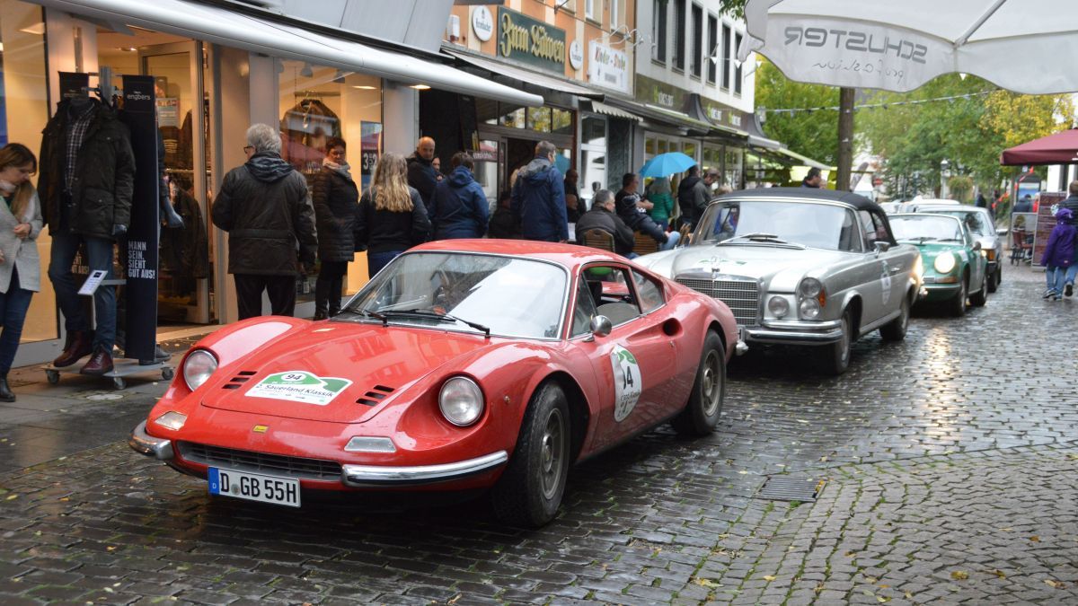 Die Hansestadt Attendorn wird in den nächsten Tagen wieder von Oldtimern eingenommen. von Barbara Sander-Graetz