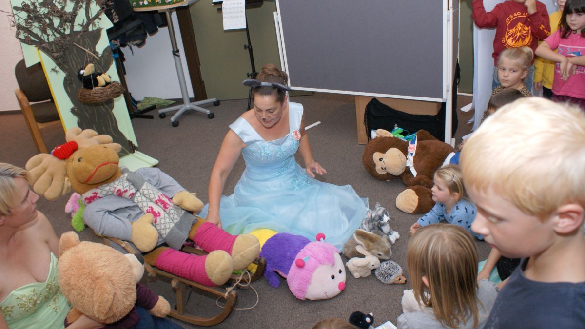Die Kinder waren beim Mitmach-Konzert in der Attendorner Rathausgalerie mit Begeisterung dabei. von privat