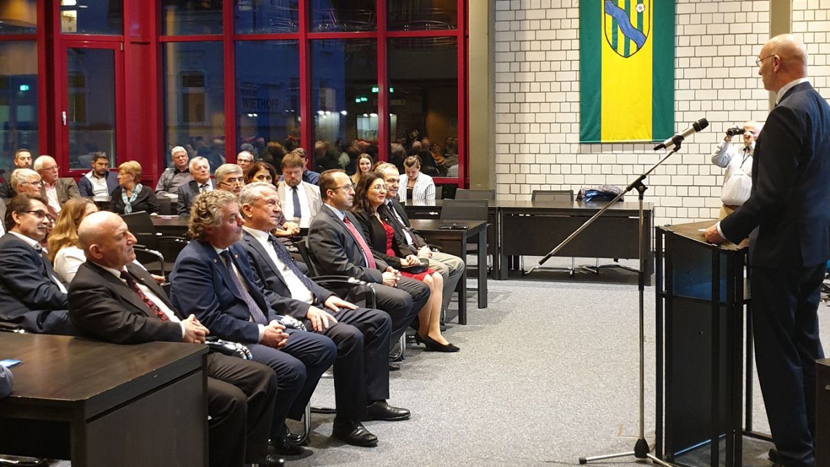 Bürgermeister Stefan Hundt begrüßte die Gäste aus der Türkei im Lennestädter Rathaus zu einem Empfang. von privat