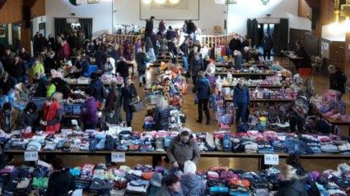 Der große Abgabe-Flohmarkt in Bamenohl öffnet wieder am zweiten November-Wochenende seine Pforten. von privat