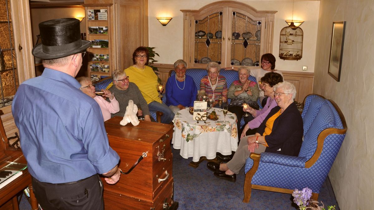 Der Meggener Treff, eine Nachbarschaftsgruppe, feierte im Haus Hilmeke sein 50-jähriges Bestehen. von privat