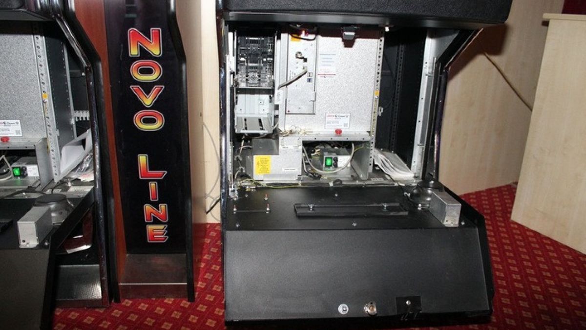 Einer der aufgebrochenen Spielautomaten. von Kreispolizeibehörde Olpe