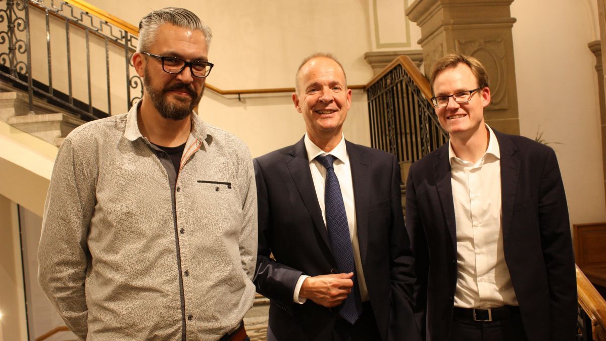 Informierten über die Arbeit des Volksbunds Deutsche Kreigsgräberfürsorge (von rechts): Regionalgeschäftsführer Jens Effkemann, Kreisvorsitzender Theo Melcher und Kreisgeschäftsführer Karim Khalladi. von privat