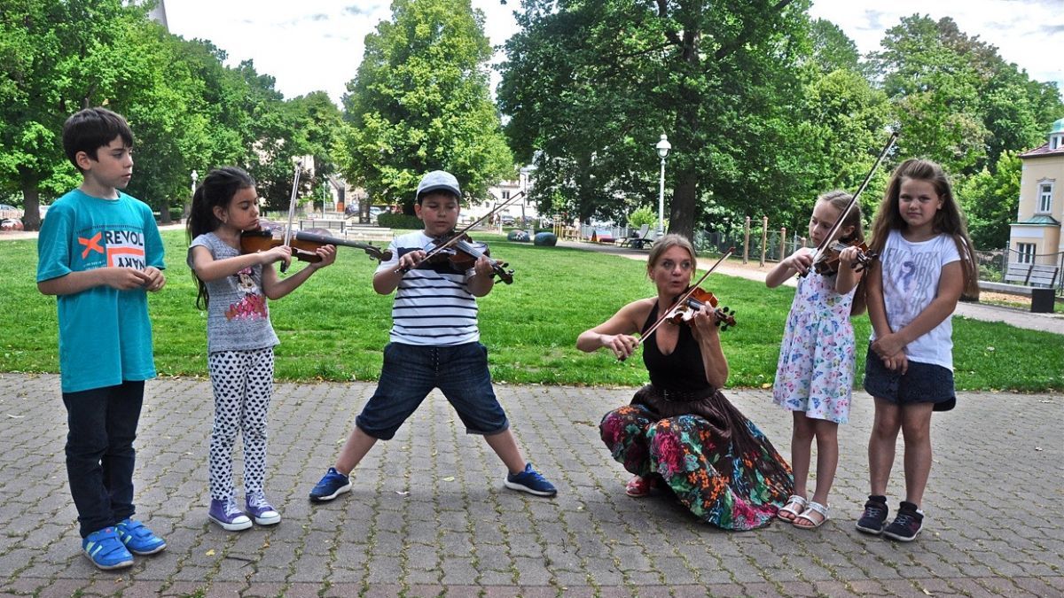 Schon die Jüngsten haben Freude am gemeinsamen Musizieren. von Udo Schnücker
