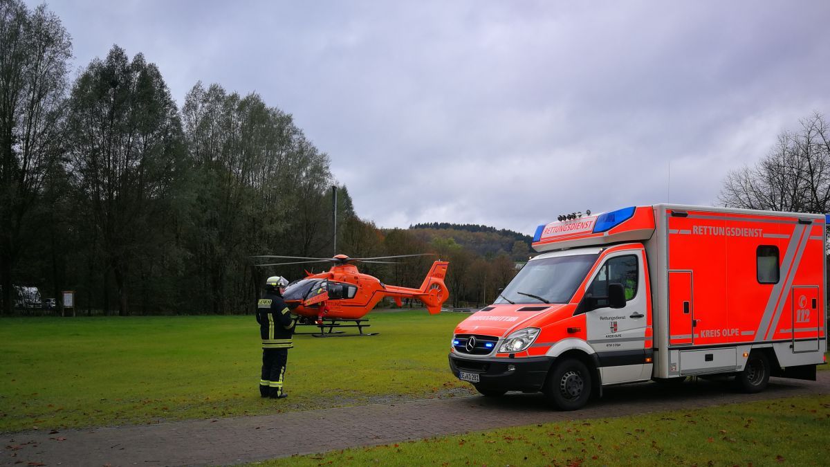 Ein Verletzter wurde per Rettungshubschrauber in einer Klinik geflogen. von Feuerwehr der Gemeinde Wenden