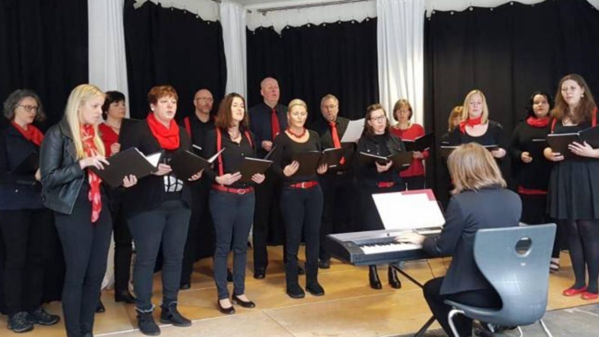 „Just Voices Altenkleusheim“ - hier bei einem Auftritt - richtet 2020 das Chorfest der Chorgemeinschaft Olpe-Land aus. von privat