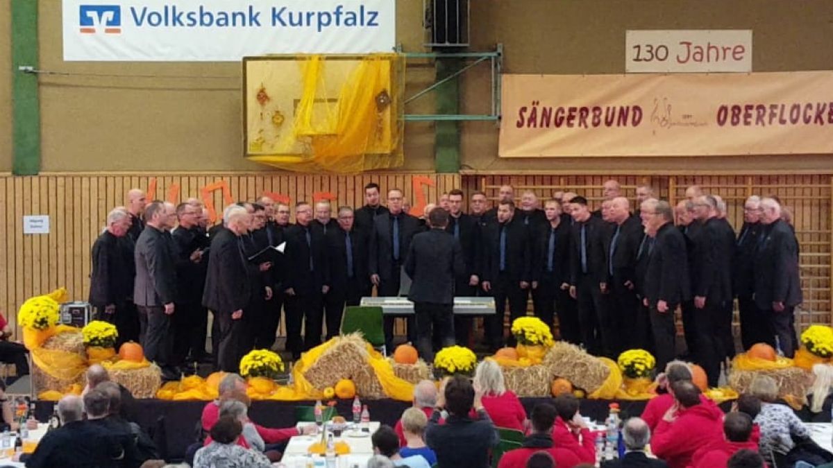 Der MGV Wenden trat beim befreundeten Sängerbund Oberflockenbach auf. von privat