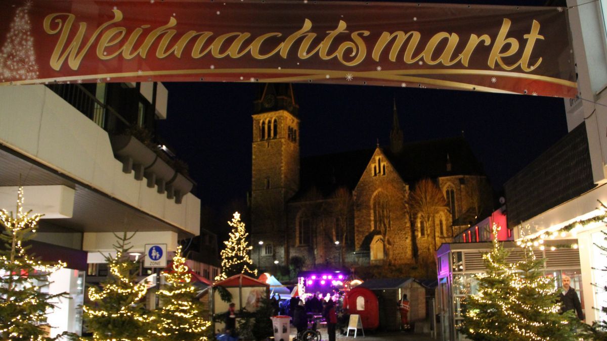Der gemütliche Weihnachtsmarkt auf dem Altenhundemer Marktplatz öffnet am Donnerstag, 28. November, wieder seine  Pforten. von Kerstin Sauer