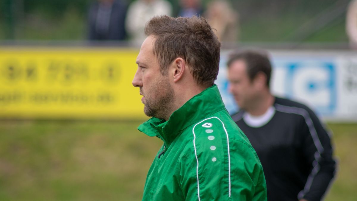 Auch im Freundschaftsspiel wird SG Finnentrop/Bamenohl-Trainer Ralf Behle seine Mannschaft fordern. von Archiv Nils Dinkel