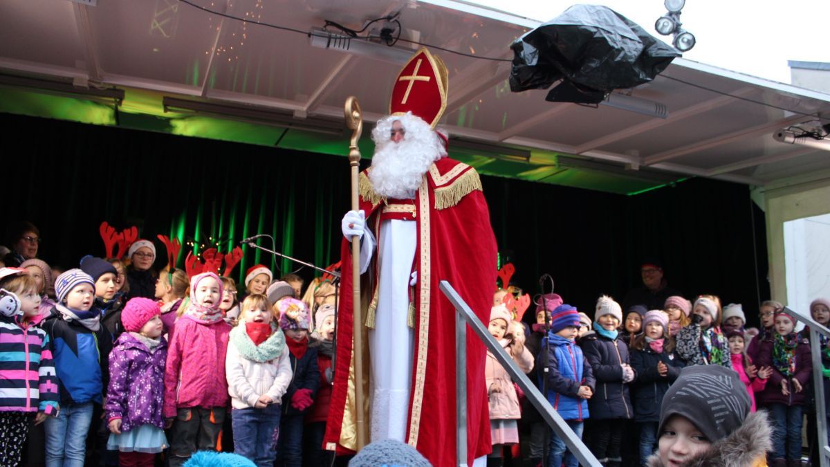Für die Kinder ist der Besuch des Nikolauses immer ein Highlight. von Angelika Brill