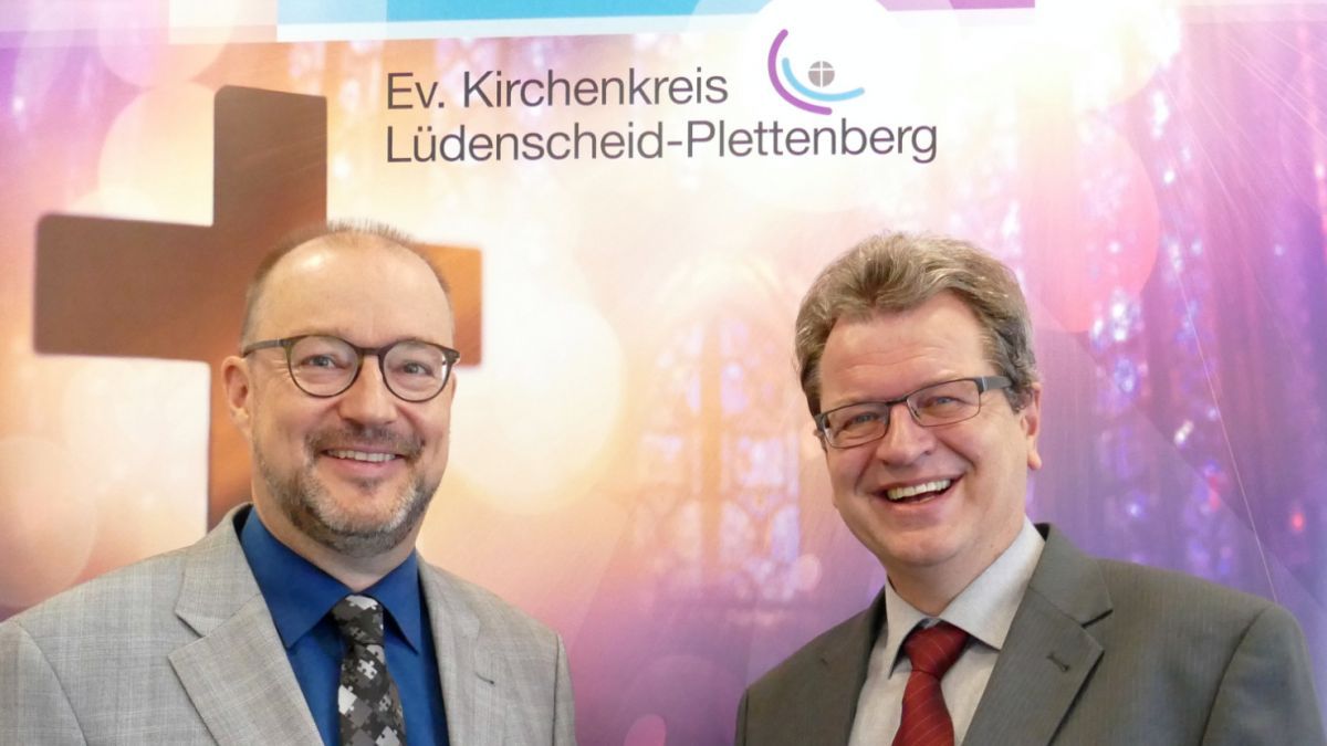 Dr. Christof Grote (links) und Martin Pogorzelski kandidieren für die Nachfolge des scheidenden Superintendenten Klaus Majoress. von privat