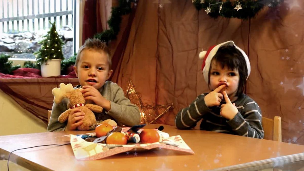 Die Kinder des Kindergartens Schatzkiste erklären das Weihnachtsfest. von LP