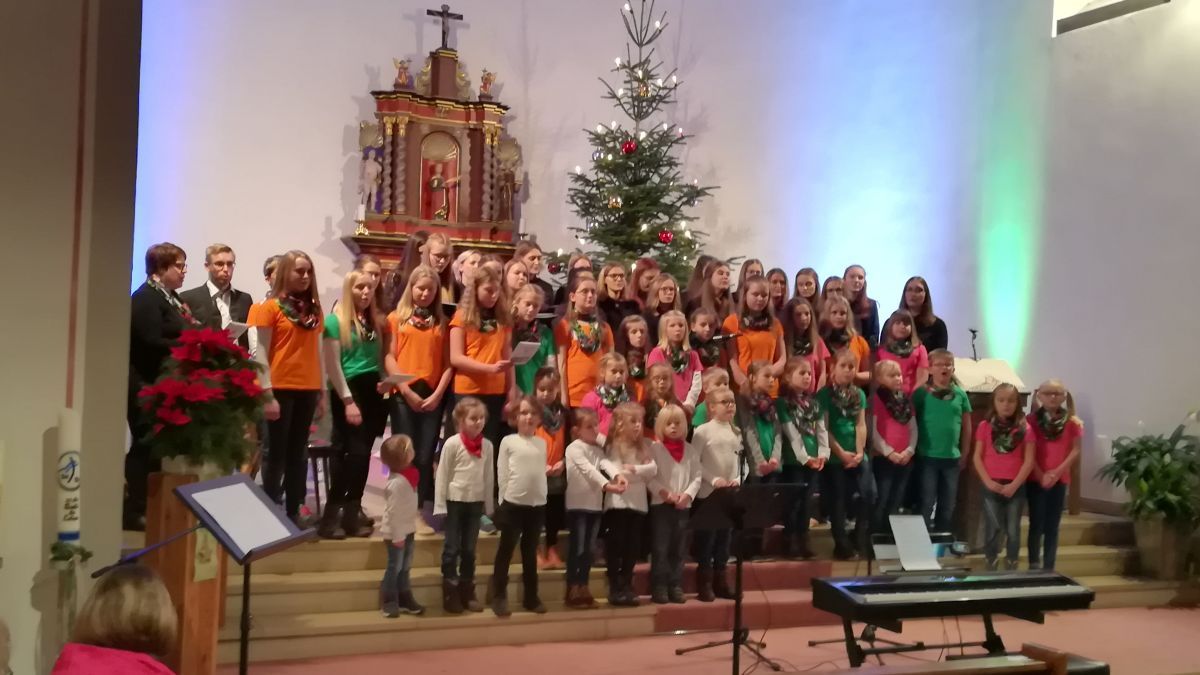 Der Junge Chor Ostentrop lädt am 29. Dezember zum Konzert in die Pfarrkirche ein. von Junger Chor