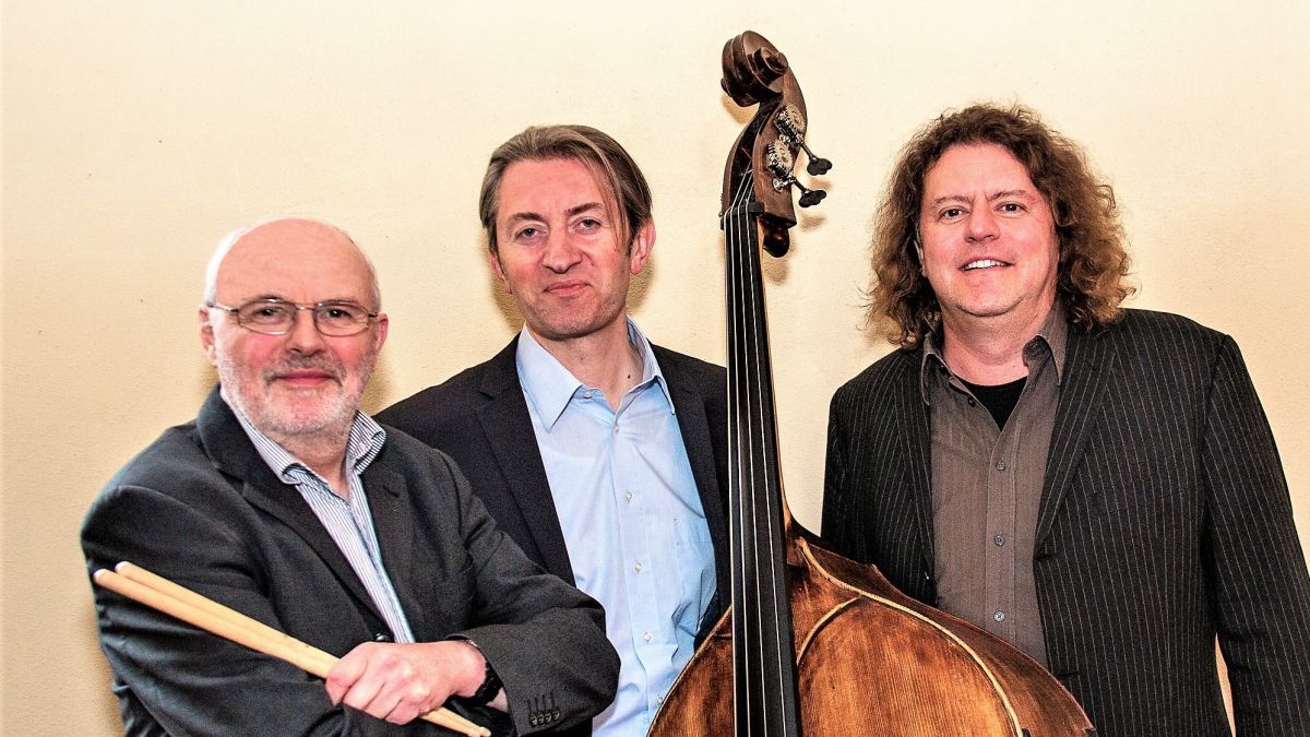 Das Trio Sasse/Gjakonovski/Cremer konzertiert in der Stadthalle Olpe. von Berthold Schinke
