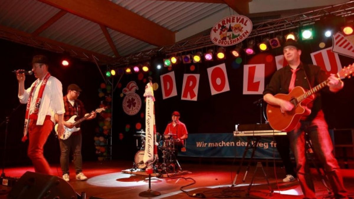 Die Band „Kölsch Connection“  spielt beim Karnevalsball des SC Drolshagen. von privat