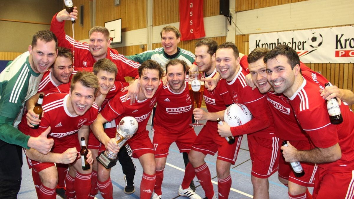 Der FC Lennestadt sicherte sich bei den Kreishallenmasters in Meggen den Sieg. von Angelika Brill