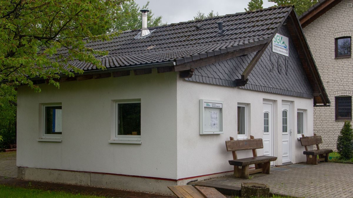 Die Hütte des SGV Welschen Ennest befindet sich in der Mitte des Ortes. von Archiv Nils Dinkel