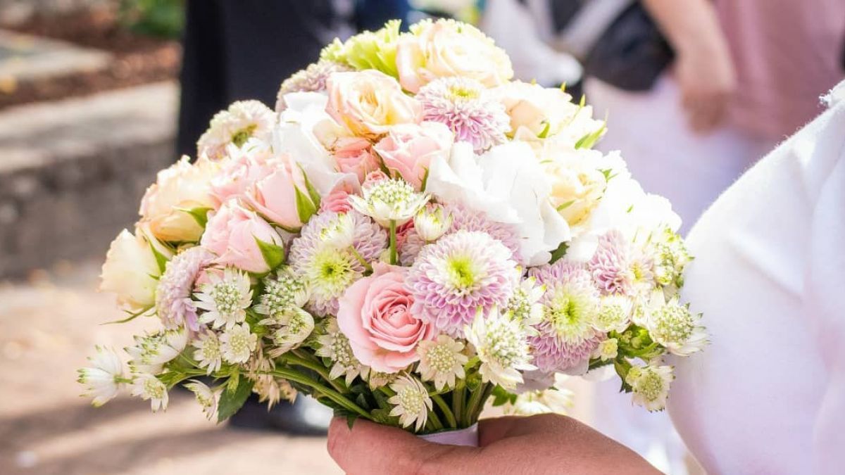 Blumen Wicker zaubert individuelle Brautsträuße. von privat