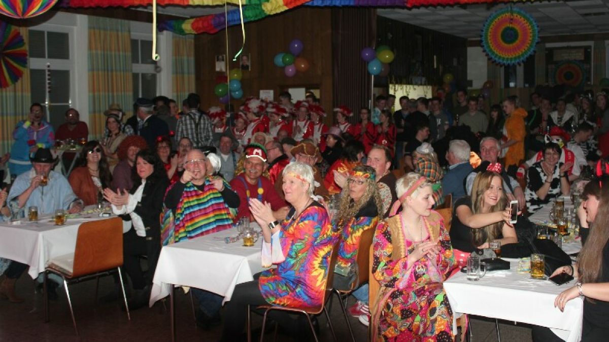 Die Karnevalisten aus Bleche feiern Prunksitzung. von privat