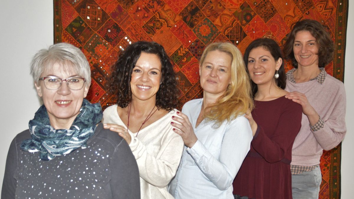 Die Inhaberinnen Gina Lacirignola und Valeria Mauro sowie die Coworkerinnen Stephanie Vetter, Andigoni Koromila und Hiltrud Stuff (von rechts). von Nicole Voss
