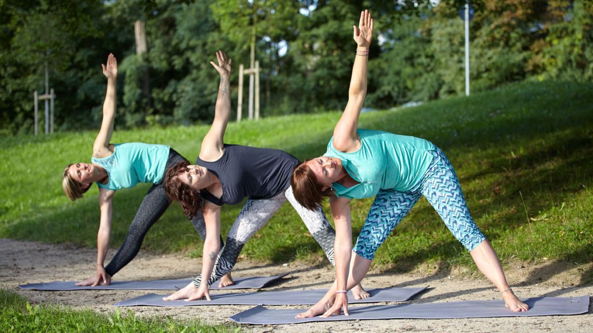 Yoga tut Gutes - am 19. März zugunsten des Olper Vereins Kompetenz gegen Brustkrebs. von Patrick Bonzel