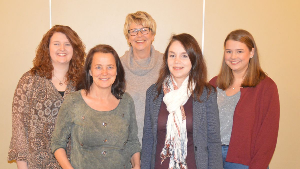 Der geschäftsführende Vorstand: Jana Hoffmeister, Simone Hesener, Ulla Klein, Laura Schulte und Laura Stoeber (von links). von Nicole Voss