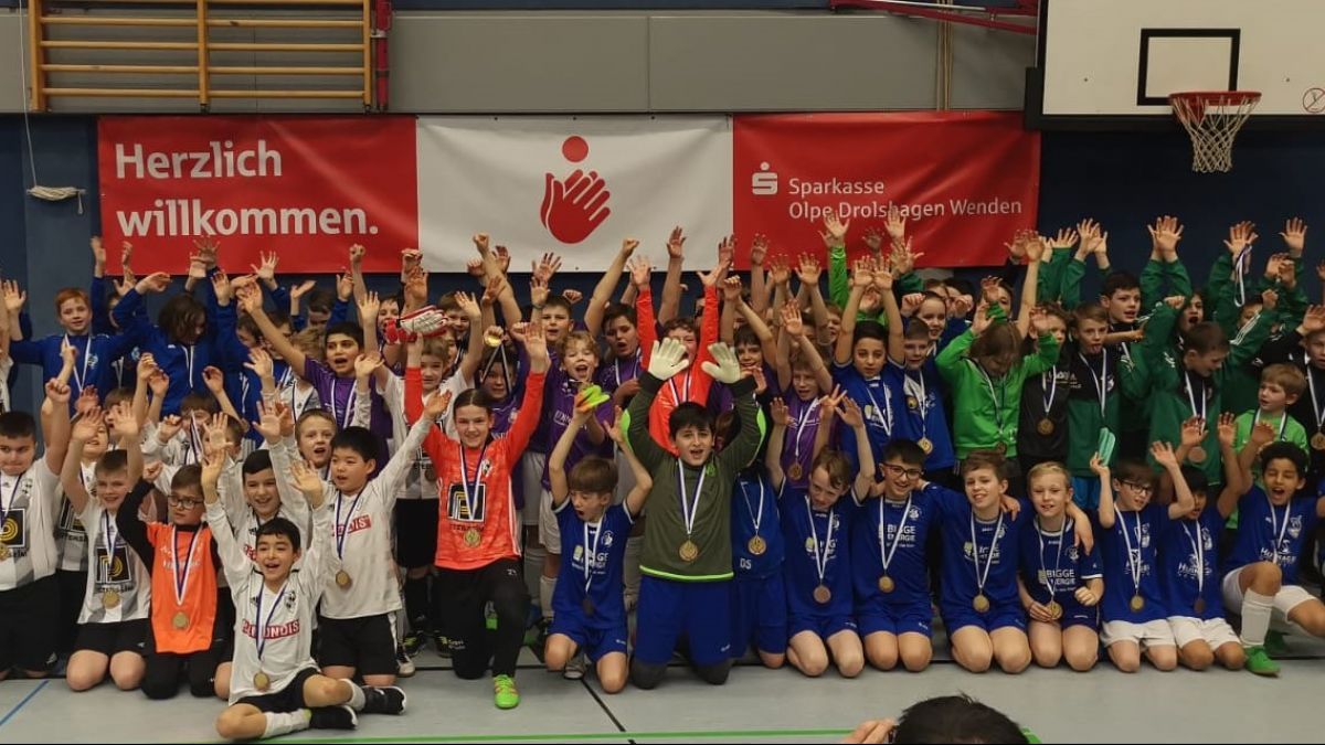 Zwölf Mannschaften nahmen am Turnier in Drolshagen teil. von privat