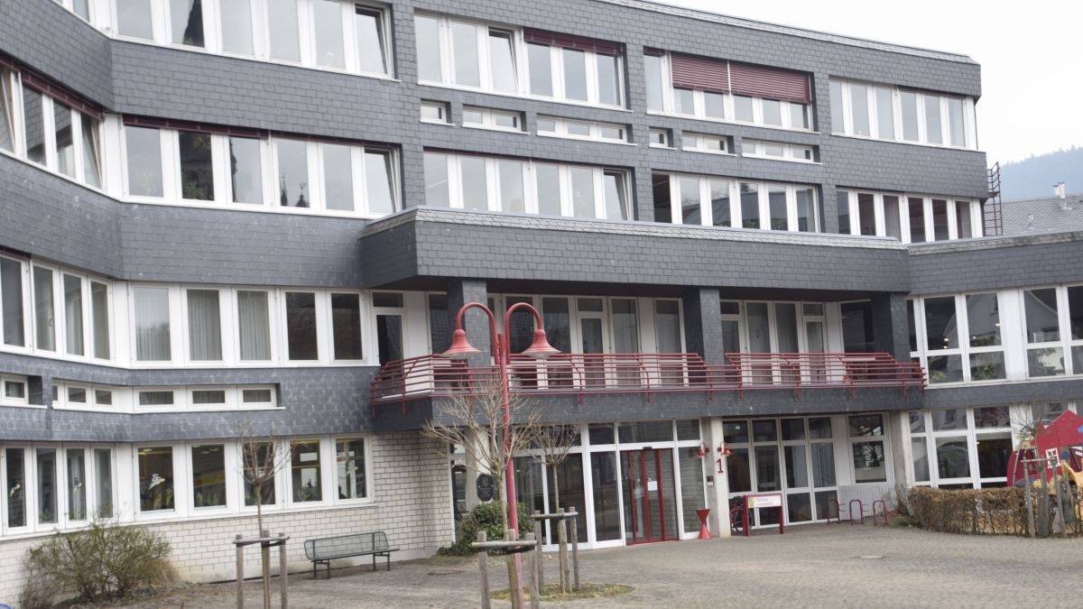 Die Stadt Lennestadt hat ein Maßnahmenpaket beschlossen, um die Ausbreitung des Corona-Virus einzugrenzen. von Symbol Jannes Hofmann