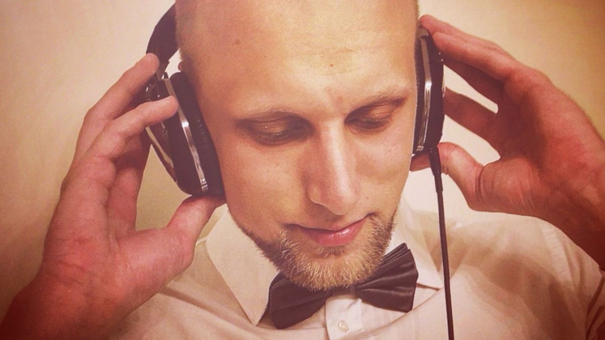 DJ Raephix bietet jahrelange Erfahrung im Bereich Eventtechnik. von privat