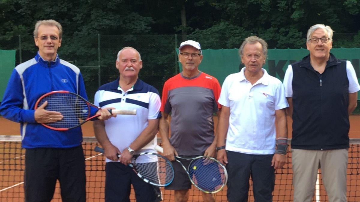 Rolf Hengstenberg, Kurt Bernhardt, Wolfgang Vielhaber, Norbert Blum (1.Vors.) und Ulf Borrmann (von links). Auf dem Bild fehlt Arnold Gramann. von privat